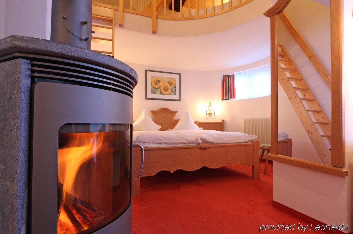 Lifestyle & Spa Hotel Graecherhof Grächen Szoba fotó