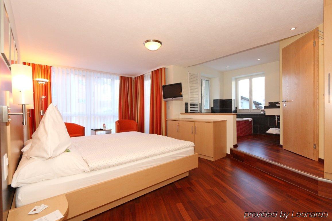 Lifestyle & Spa Hotel Graecherhof Grächen Szoba fotó