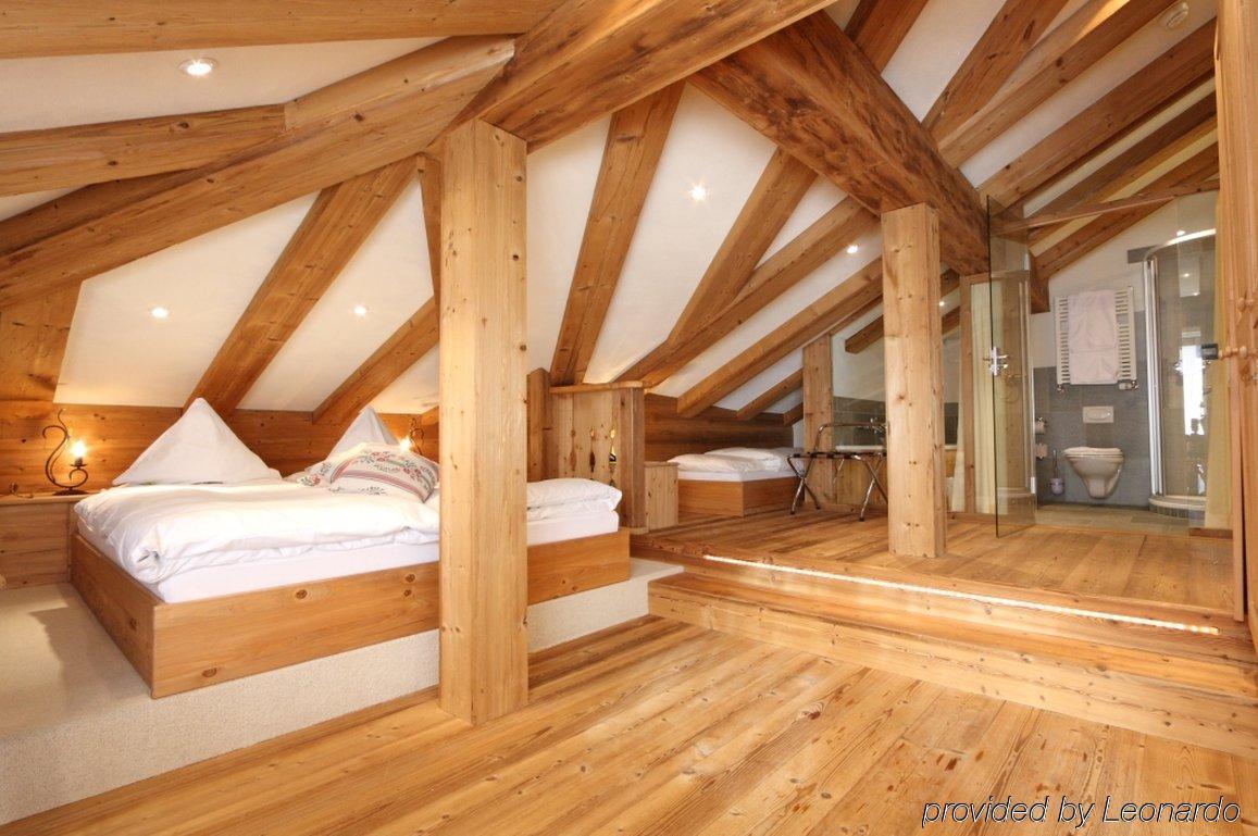 Lifestyle & Spa Hotel Graecherhof Grächen Szoba fotó